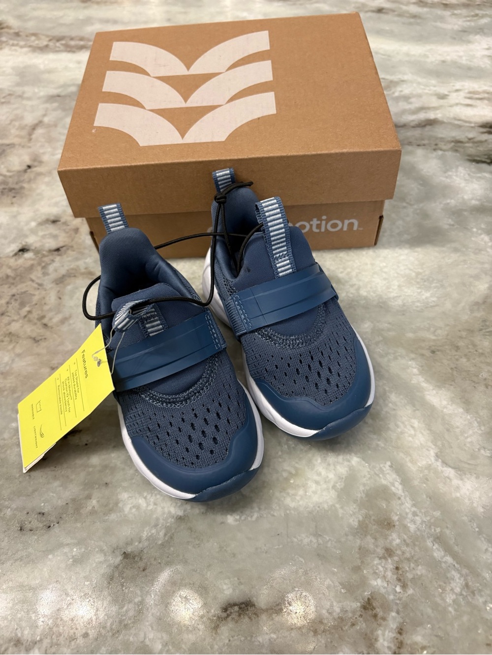 NWT Toddler All In Motion Dillon Slip-On Performance Sneakers Sz 5c Blue Running - Picture 3 of 7